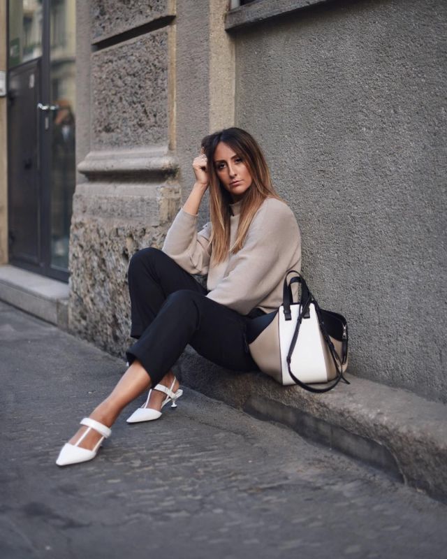 Turtle­neck pullover of Elisa Taviti on the Instagram account @elisataviti