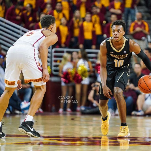 Les sneakers Nike Kyrie 4 Cinnamon Toast Crunch de Darius Garland sur le compte Instagram de @darius_garland