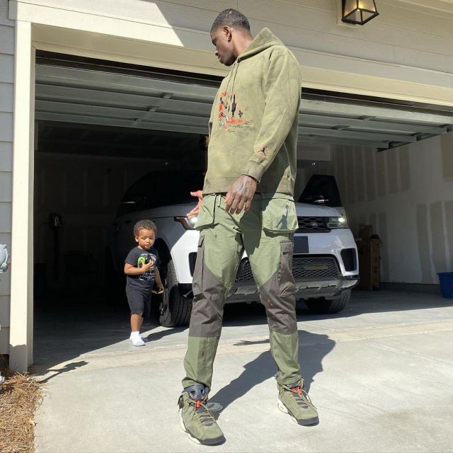 Sneakers Jordan 6 Retro Travis Scott Dwayne Bacon on the account Instagram of @dbacon