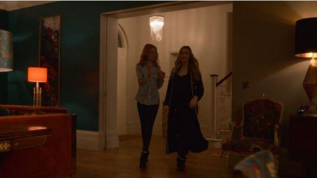 J crew red and blue striped slippers worn by Ainsley Howard (Rebecca Rittenhouse) in Four Weddings and a Funeral Season 01 Episode 02