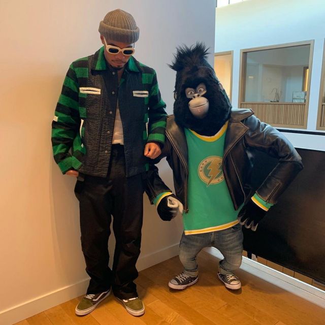 The green jacket has yoke worn by Anderson .Paak on the account that Instagram's @anderson._paak 