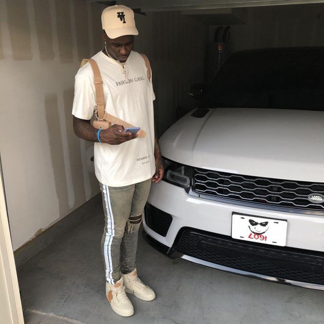 Les sneakers Jordan 2 retro just don beach de Dwayne Bacon sur le compte Instagram de @dbacon