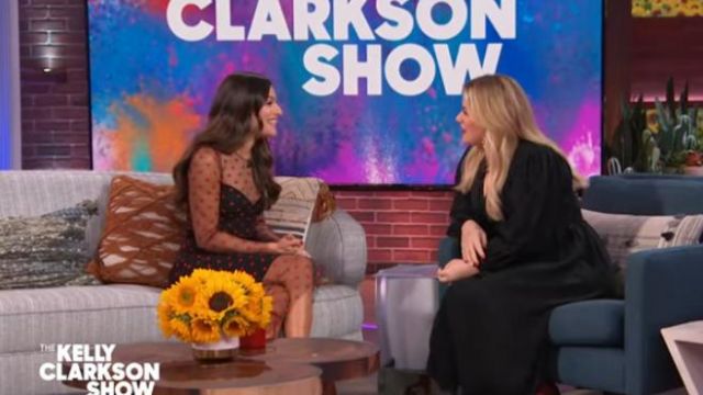 Monique Lhuillier coeur brodé robe portée par Lea Michele sur Le Kelly Clarkson Spectacle le 25 octobre 2019
