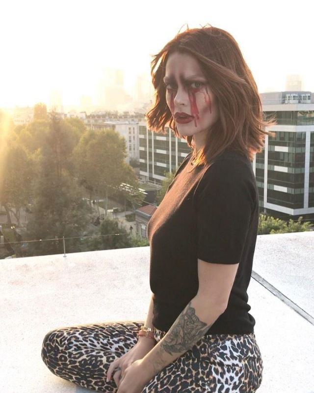 Le legging imprimé léopard de Caroline Receveur sur le compte Instagram de @carolinereceveur