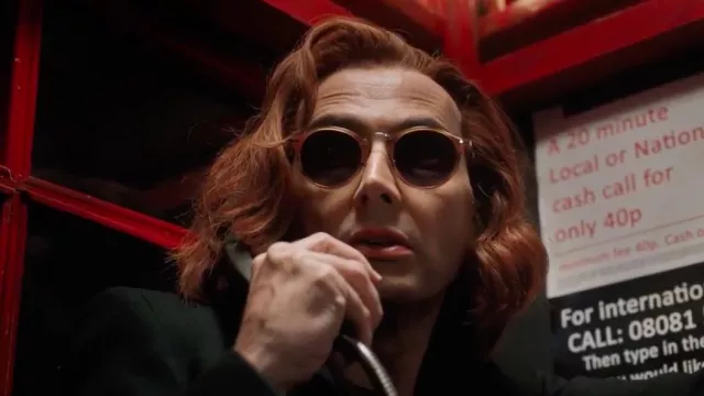 Sunglasses worn by Crowley (David Tennant) in Good Omens outfits (Season 1 Episode 1)