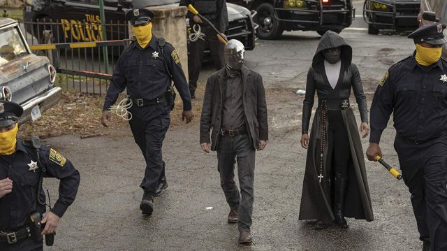 Silver Head Mask worn by Looking Glass (Tim Blake Nelson) as seen in Watchmen (Season 1)