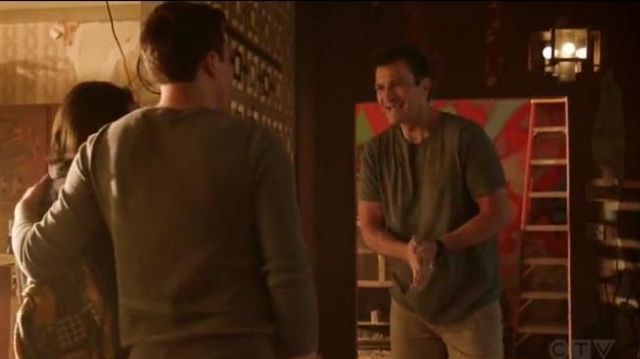 Alternative Apparel Grey T Shirt worn by John Nolan (Nathan Fillion) in The Rookie Season 02 Episode 05