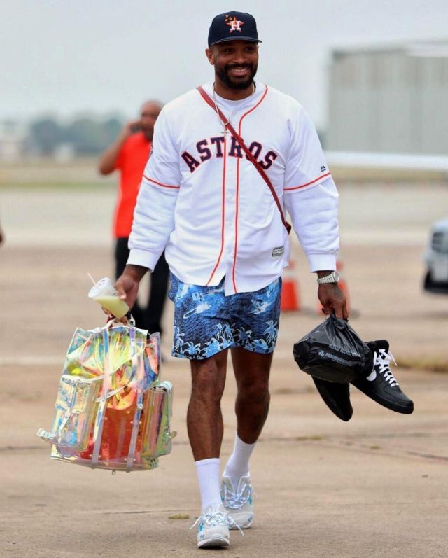 The backpack Louis vuitton monograme P. J. Tucker on the account Instagram of @leaguefits