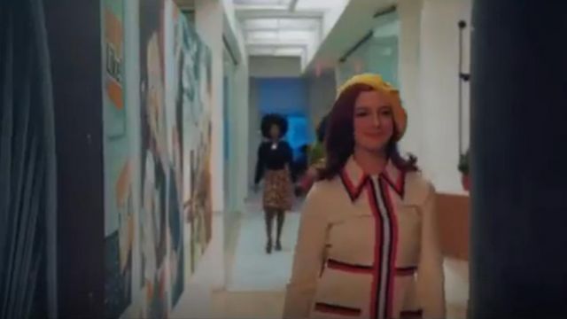 Gucci Clas­sic Stripe Day Dress worn by Lexi (Anne Hathaway) in Modern Love Season 01 Episode 03