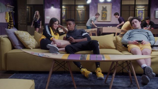sello Amante contacto Nike PG 2.5 Moon Exploration Yellow Sneakers worn by Daniel Hayward (Chris  O'Neal) as seen in Greenhouse Academy (S03E06) | Spotern