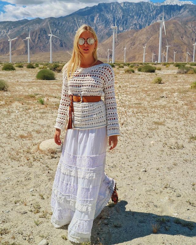 White Long Skirt of Valentina Ferragni on the Instagram account @valentinaferragni