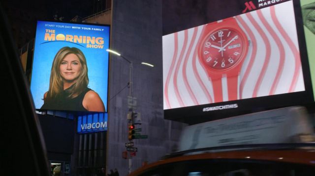 Swatch Womens Watch of Alex Levy (Jennifer Aniston) in The Morning Show (S01E01)