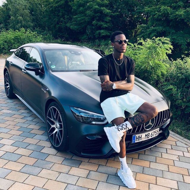 The Sneaker Chain Reaction Versace of Dennis Schröder on the account Instagram of @ds17_fg