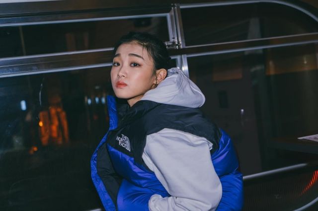 Down jacket sleeveless blue and black The North Face scope by Yoojung Lee on the account Instagram of @yoojunglee11