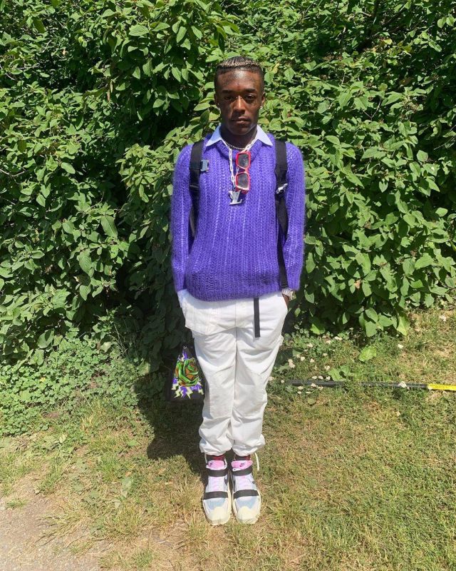 Prada Pur­ple Knit V-Neck Sweater of Lil Uzi Vert on the Instagram account @liluzivert