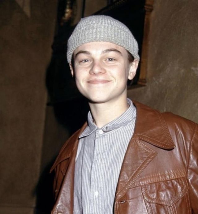 La veste en cuir marron portée par Leonardo DiCaprio sur une photo promotionnelle
