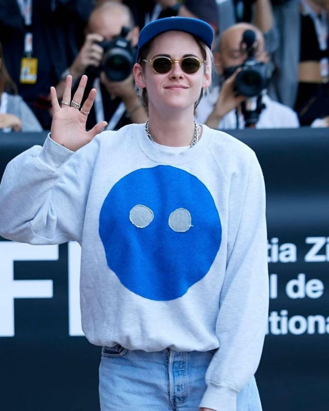 Cute Blue Emoji Crewneck Sweatshirt worn by Kristen Stewart for the 67th San Sebastian International Film Festival in Spain
