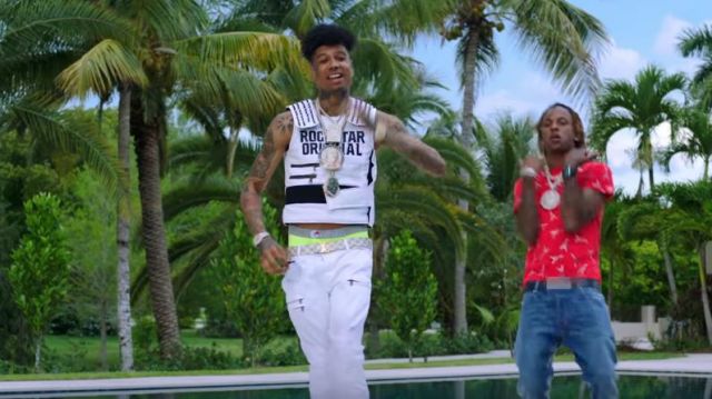 Rockstar Mul­ti-Zip­per White Bik­er Jeans worn by Blueface in the YouTube video Blueface - Daddy ft. Rich The Kid