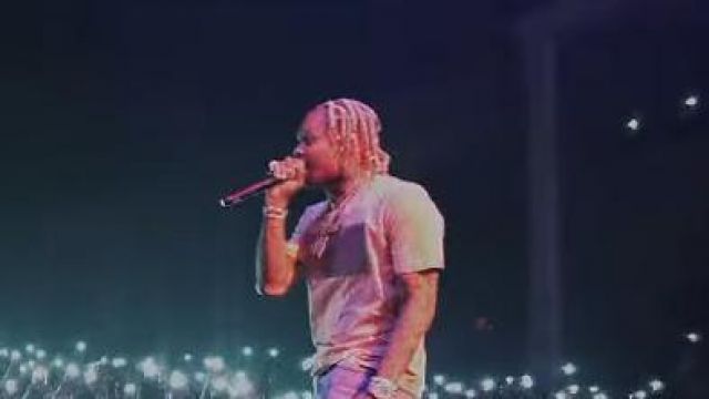 Helmut lang Tonal Lo­go Print T-Shirt worn by Lil Durk in the YouTube video Lil Durk "Turn Myself In" (WSHH Exclusive - Official Music Video)