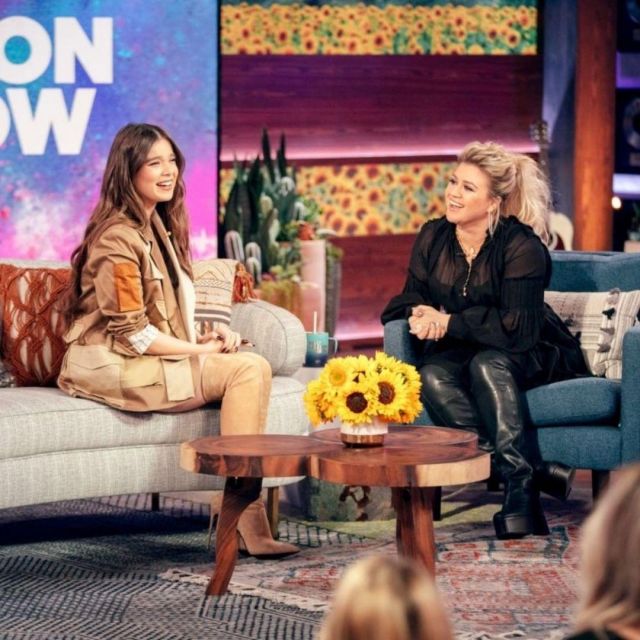 Monse Patch Pocket Two Tone Cotton Blend Blazer worn by Hailee Steinfeld the Kelly Clarkson Show November 1, 2019