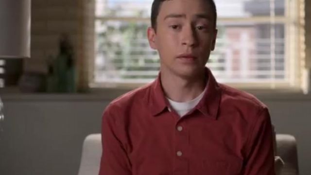 J.Crew Tipped Pique Po­lo Shirt worn by Sam Gardner (Keir Gilchrist) in Atypical Season 3 Episode 2