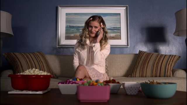 The barette pink Paige (Jenna Boyd) in Atypical (S03E01)