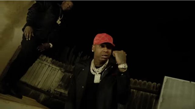 Gucci Pink Vel­vet 'G­G' Hat of Moneybagg Yo in the YouTube video Moneybagg Yo – Blac Money feat. Blac Youngsta (Official Music Video)