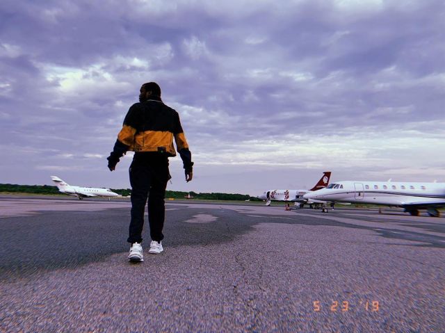 Balenciaga Bas­kets Track of Meek Mill on the Instagram account @meekmill