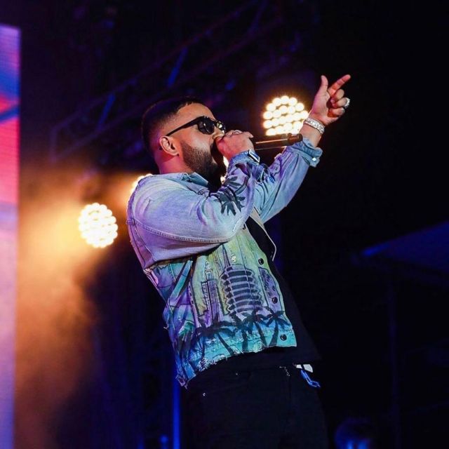 Amiri Hol­ly­wood Print Den­im Jack­et of Navid Mohammadzadeh on the Instagram account @navidmohamadzadeh