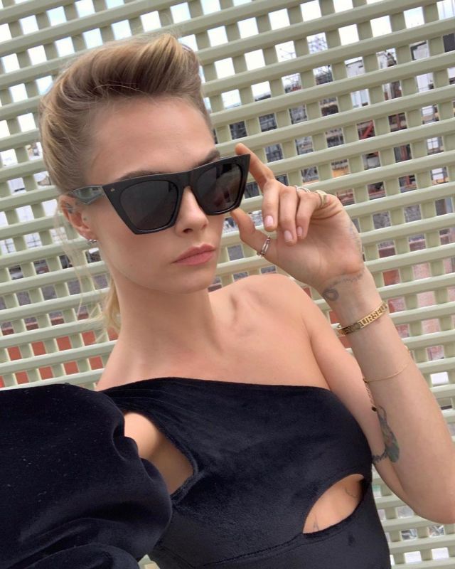 The Privé Revaux angular cat eyes sunglasses worn by Cara Delevingne on the Instagram account @caradelevingne