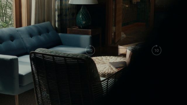 The sofa Rafael in blue cloth duck in Jack Ryan (S02E02)