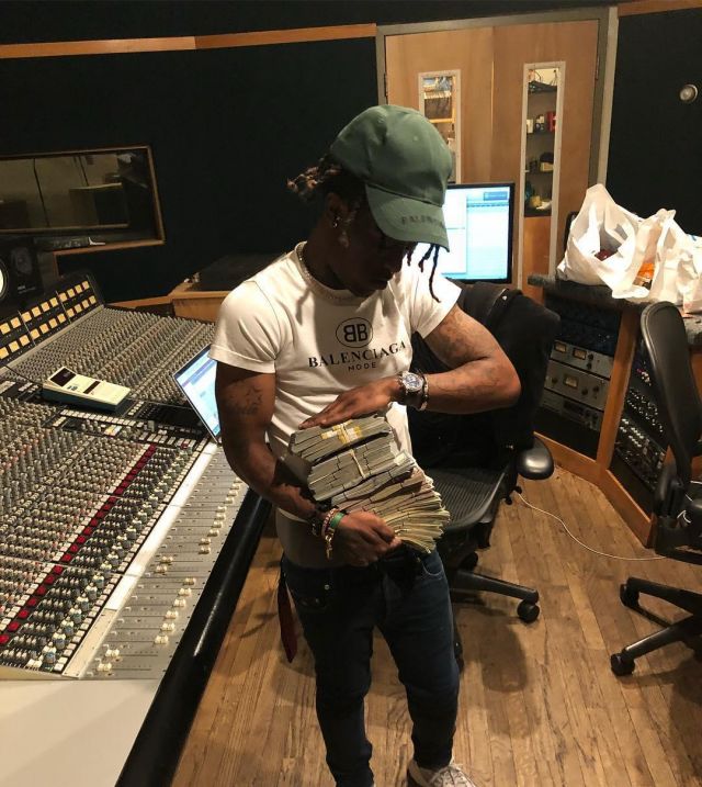 Balenciaga T-Shirt BB Mode of Lil Uzi Vert on the Instagram account @liluzivert