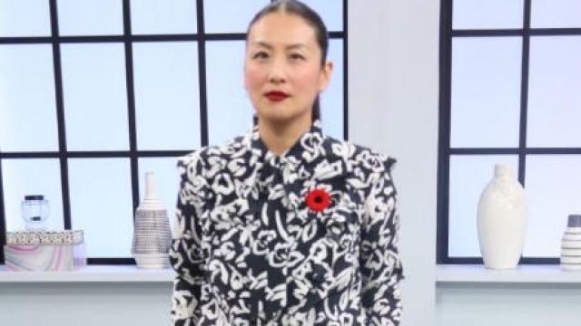 H&M Chif­fon Blouse worn by Lainey on The Loop November 6, 2019