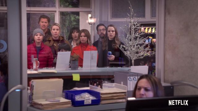 Pepsi Cola drank by Emmy Quinn (Bridgit Mendler) in Merry Happy Whatever (S01)