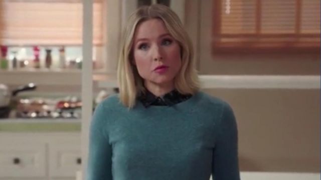 The green sweater from Eleanor Shellstrop (Kristen Bell) in The Good Place (S04E07)