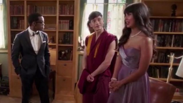 The evening gown purple of Ms. Al-Jamil (Jameela Jamil) in The Good Place (S04E07)