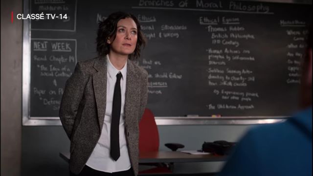 Cravatte noir de Professor Judd (Sara Gilbert) dans Atypical (S03E07)
