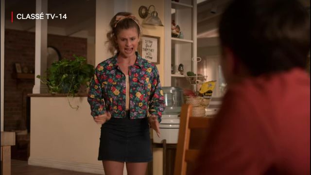 Blazer fleurie de Paige (Jenna Boyd) dans Atypical (S03E09)