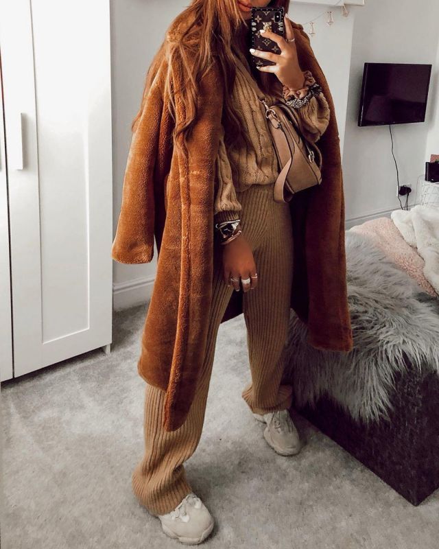 Brown Faux Fur Coat of Beth Bartram on the Instagram account @beth_bartram