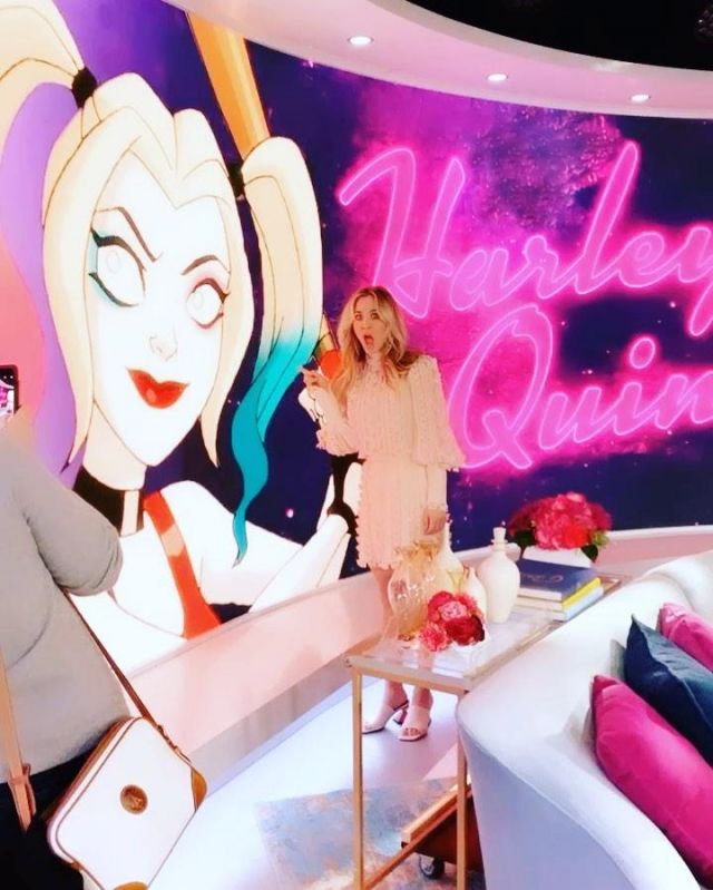 The mules with heel pink Kaley Cuoco on the account Instagram of @kaleycuoco