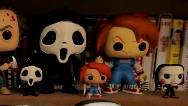 The funko pop Chucky in CHILD's PLAY in THE largest COLLECTION OF FIGURINES POP! OF FRANCE ! Part 1