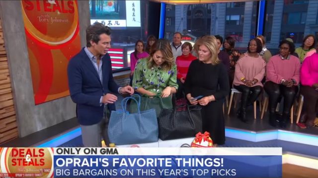 New York & Company Is­abel­la Bow Blouse Eva Mendes Col­lec­tion worn by Ginger Zee on Good Morning America November 8, 2019