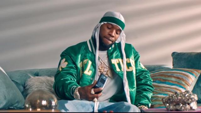 Starter Green Boston Celtics vintage starter jacket of Tory Lanez in the music video Tory Lanez and T-Pain - Jerry Sprunger (Official Music Video)