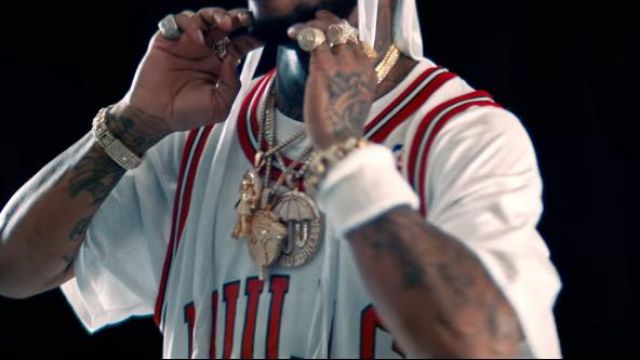 CHAMPION White Vintage Chicago Bulls White Jersey of Tory Lanez in the music video Tory Lanez and T-Pain - Jerry Sprunger (Official Music Video)
