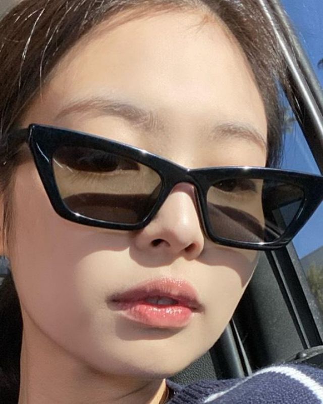 Sunglasses worn by Jennie Kim on the account Instagram of @jennierubyjane