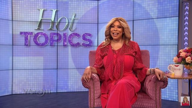 De la maison blanche | black market Rhubarbe Bretelles de Salopette portée par Wendy Williams sur Le Wendy Williams Show le 13 novembre 2019