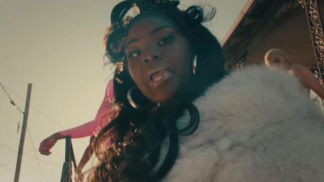 White fur shawl of Vickeelo in Megan Thee Stallion x VickeeLo – Ride Or Die [Official Video]