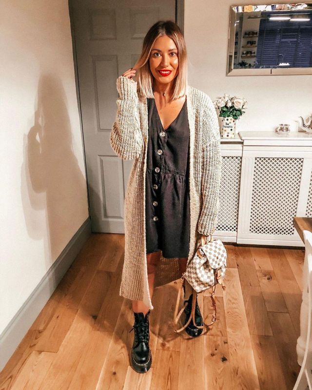 Chunky Knit Cardigan de Danielle français sur l'Instagram account @itsdaniellesjourney