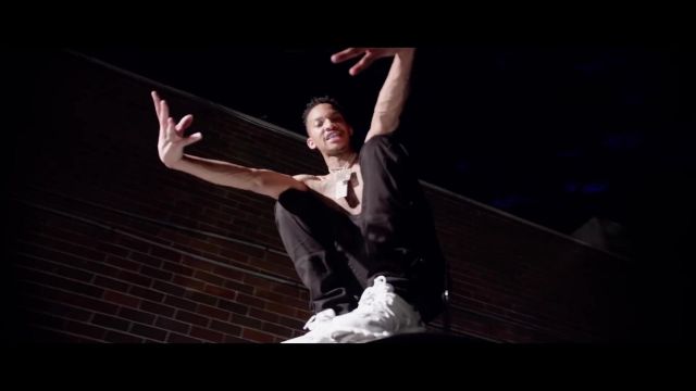 Les baskets blanches porté par Stunna 4 Vegas dans Stunna 4 Vegas - Up The Smoke feat Offset (Video Musical Oficial)