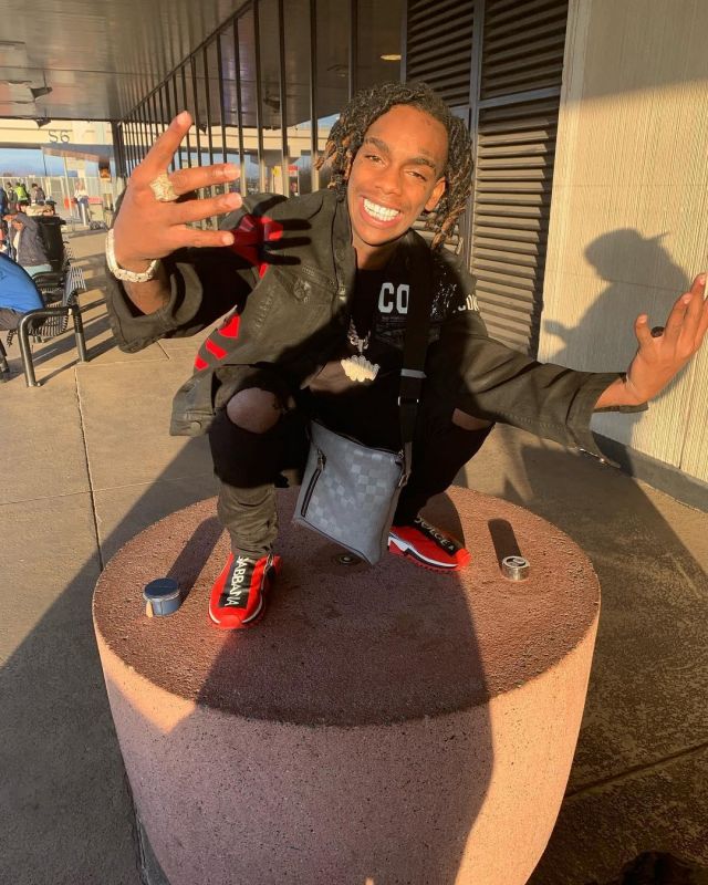 Sneakers Printed Sorrento Dolce & Gabbana of YNW Melly on the account Instagram of @ynwmelly
